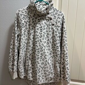 Green Tea, womens size Large, leopard fleece pullover.